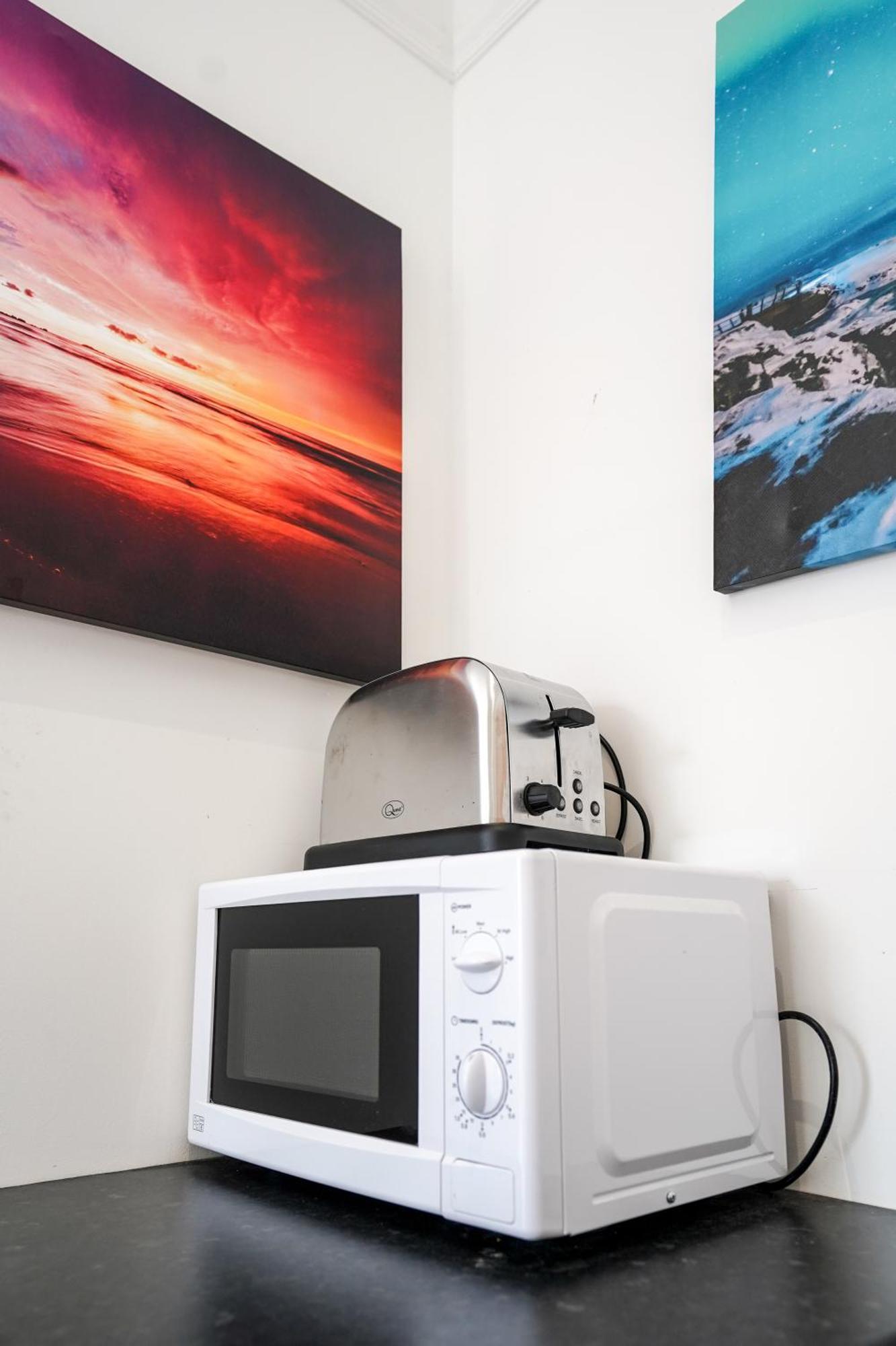 Homesly Guest Rooms, Comfortable En-Suite Guest Rooms With Free Parking And Self Check-In Berwick Upon Tweed Exterior photo